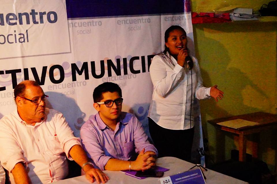 Nayeli Ramírez dirige su mensaje como nuea presidenta del Partido Encuentro Social en Progreso